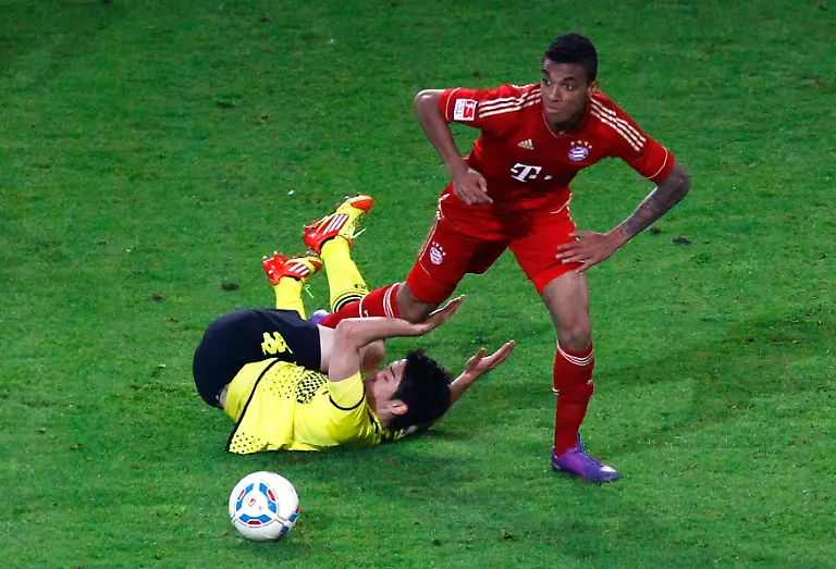 2012-04-11T190854Z-01-ROR06-RTRMDNP-3-SOCCER-GERMANY-JPG3388330056801796748