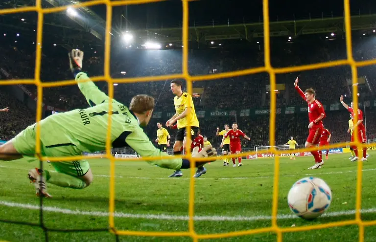 2012-04-11T201233Z-01-WR21-RTRMDNP-3-SOCCER-GERMANY-JPG3742177486849361885