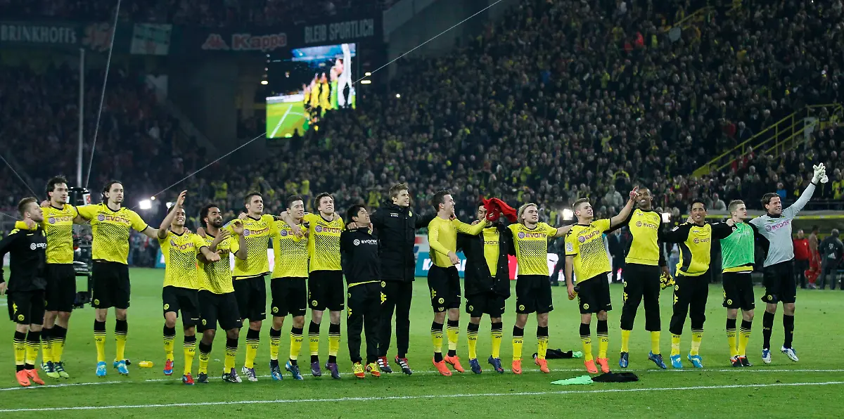 2012-04-11T202217Z-01-WR25-RTRMDNP-3-SOCCER-GERMANY-JPG7422359450794877438