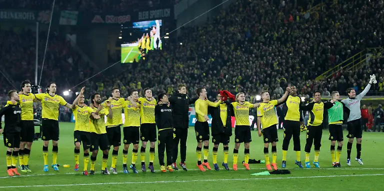 2012-04-11T202217Z-01-WR25-RTRMDNP-3-SOCCER-GERMANY-JPG7422359450794877438