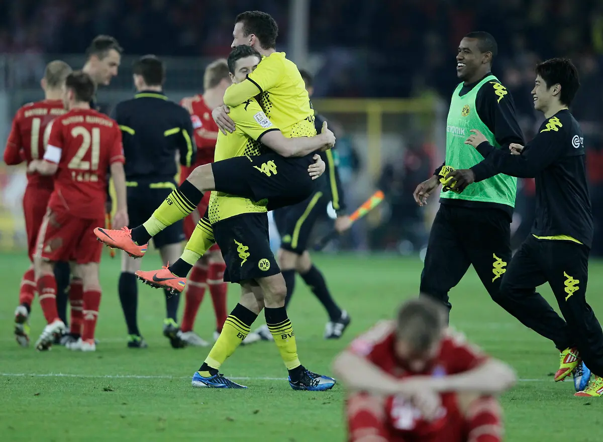 2012-04-11T202734Z-01-WR29-RTRMDNP-3-SOCCER-GERMANY-JPG8498269731482005374