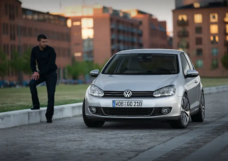 DB2008AU00861-medium