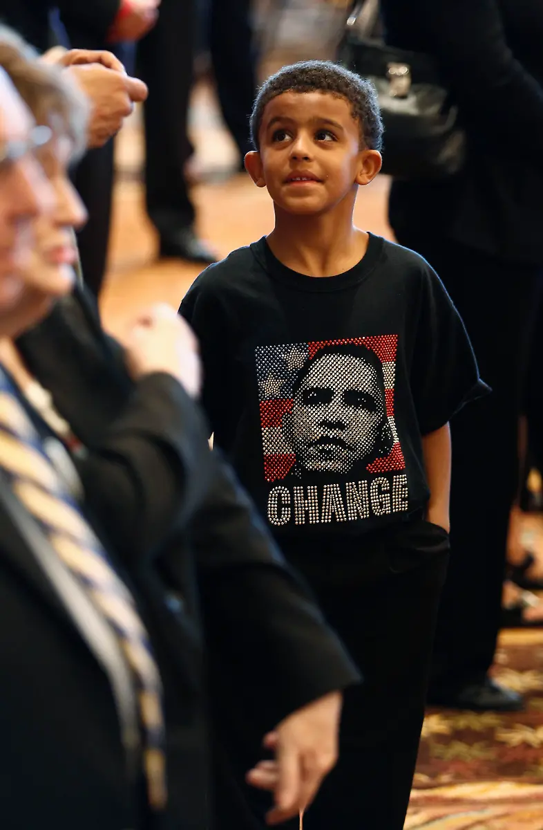 2012-04-10T232103Z-01-WAS213-RTRMDNP-3-OBAMA-JPG7425280586003722013