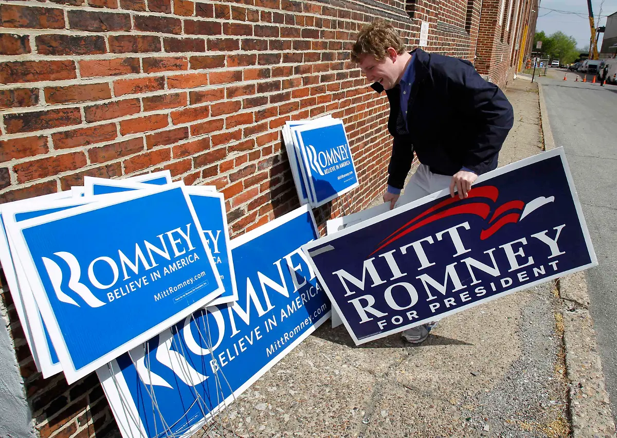 2012-04-10T204013Z-01-WIL04-RTRMDNP-3-USA-CAMPAIGN-ROMNEY-JPG3554199941084221784