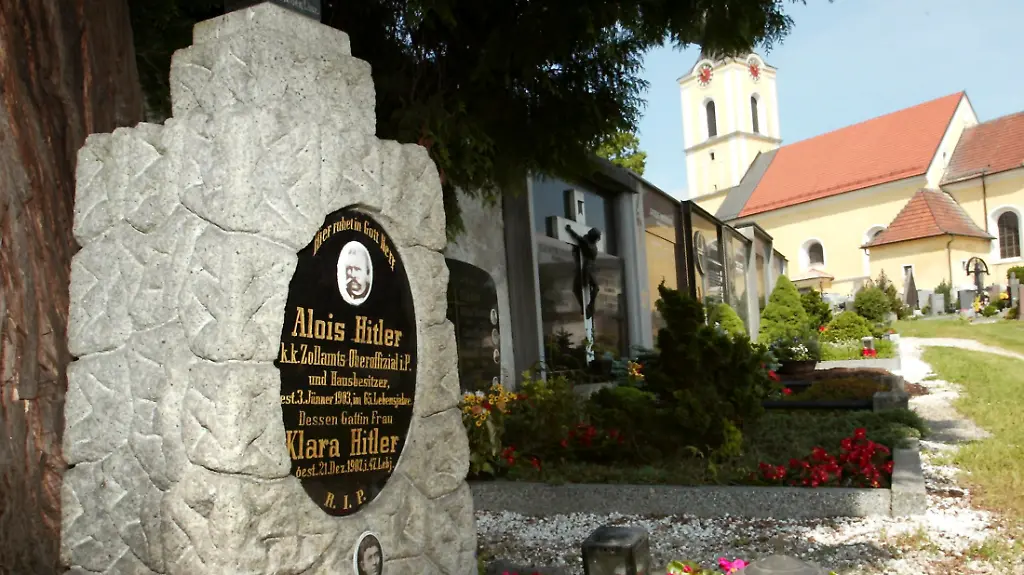 2012-03-30T115030Z-01-VIE51-RTRMDNP-3-AUSTRIA-HITLER-GRAVE-JPG8362745231549190081
