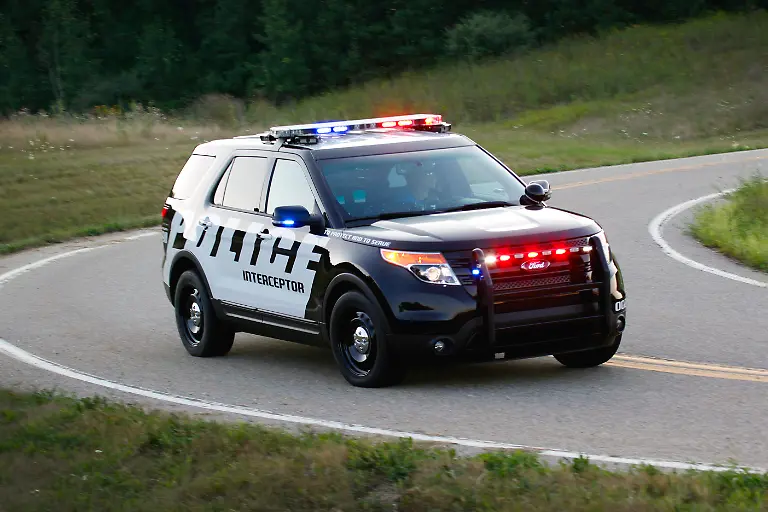 FordInterceptorUtlty-05-HR