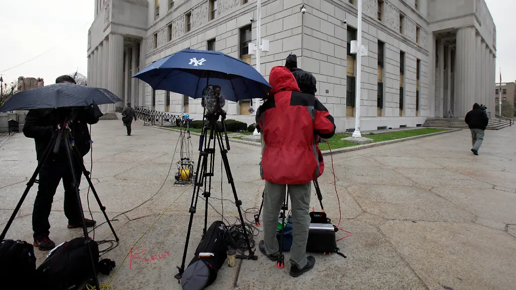 DAB2868-20120328-jpg4956459469732566424