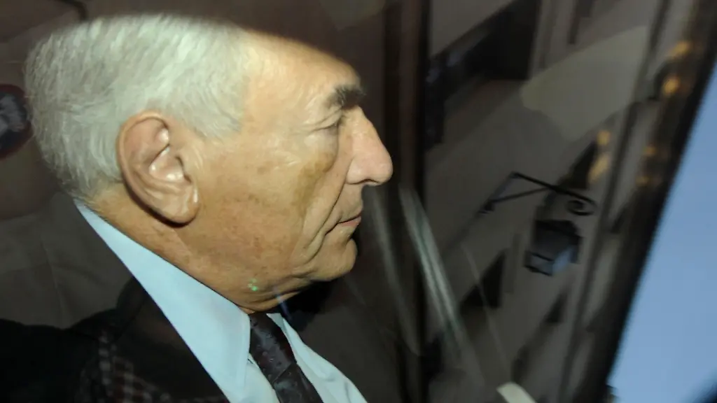 2012-03-26T163703Z-01-PAR101-RTRMDNP-3-FRANCE-JPG3665267481995939377