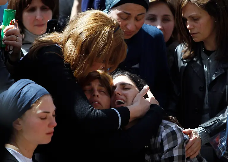 2012-03-21T092057Z-01-JER09-RTRMDNP-3-FRANCE-SHOOTINGS-RAID-JPG5118935766647704787