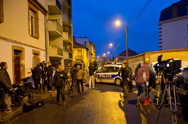 DAB1218-20120321-jpg5893355194464022064