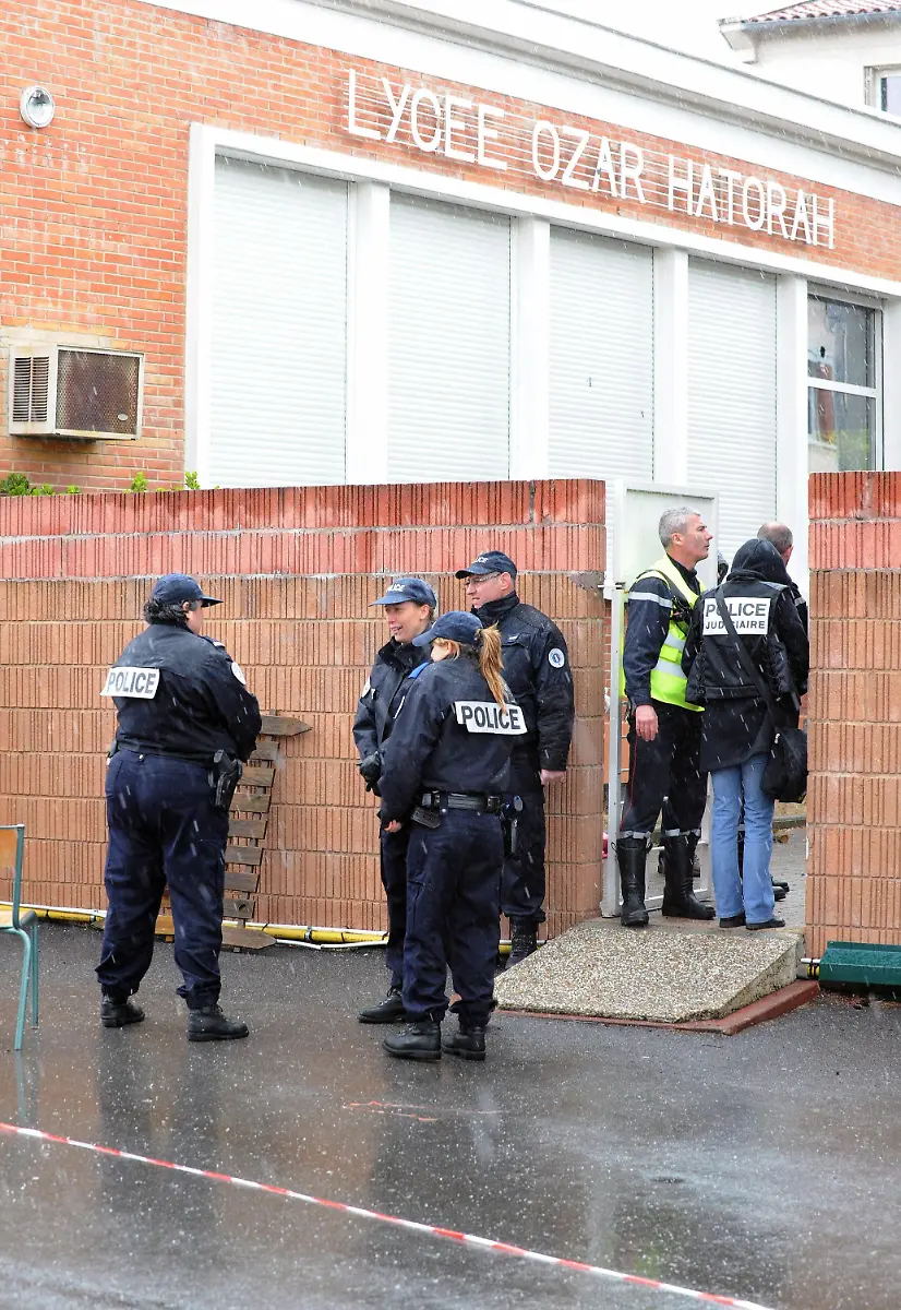 33ps0325-jpg1928925128008454160