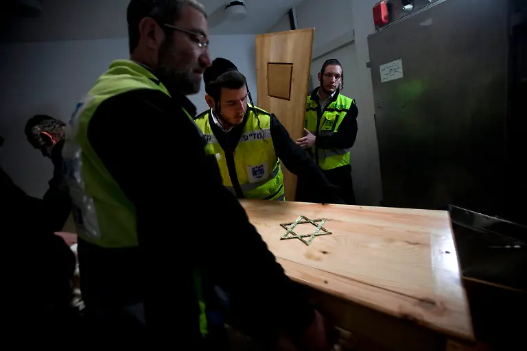 DAB1199-20120321-jpg7821373344428050856