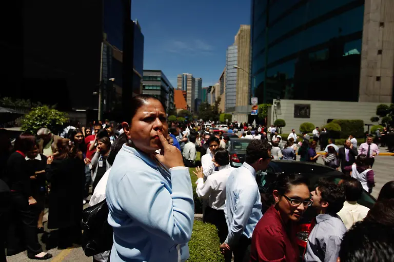 2012-03-20T194357Z-01-TBR02-RTRMDNP-3-MEXICO-QUAKE-JPG907628233609219672