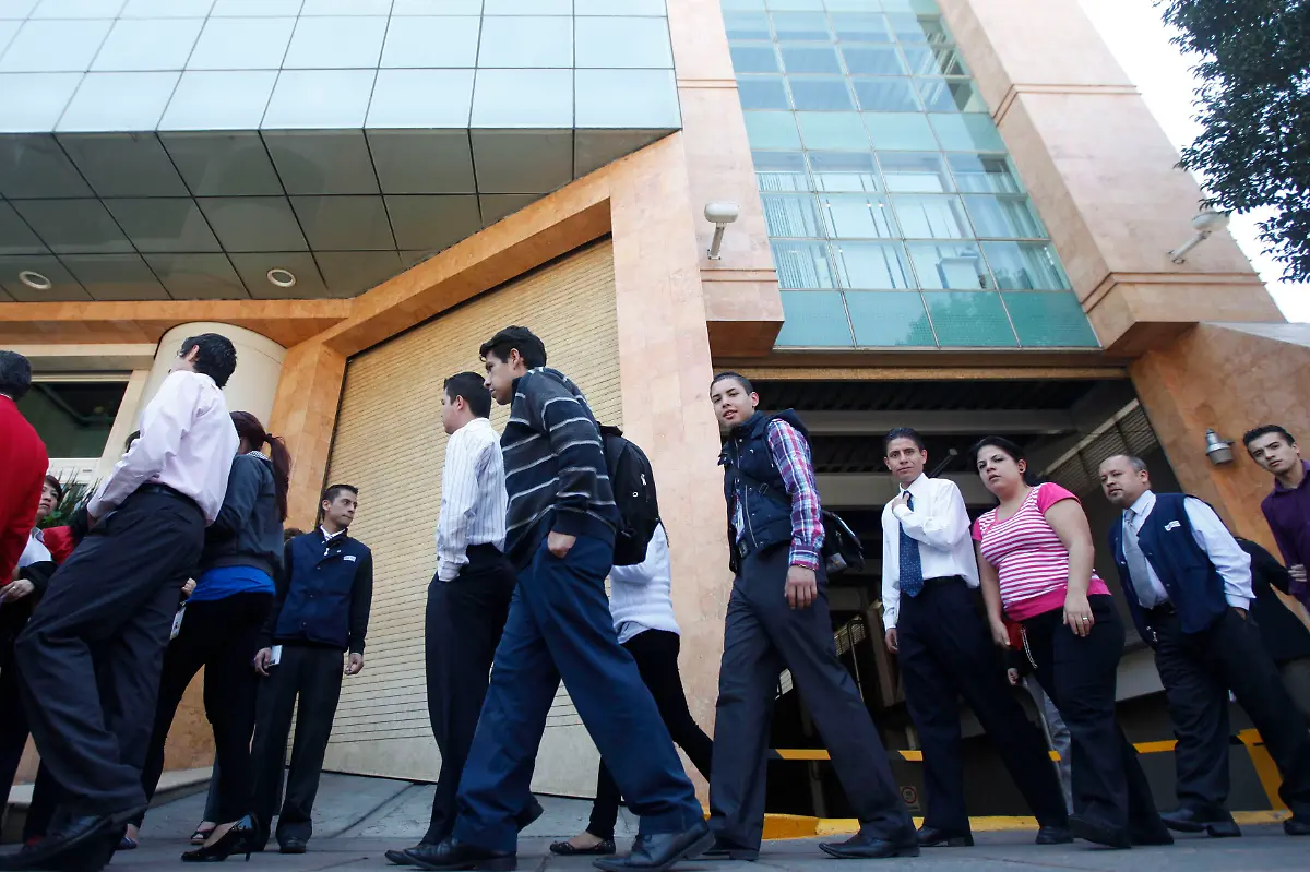 2012-03-20T195146Z-01-EGC04-RTRMDNP-3-MEXICO-QUAKE-JPG3527490574351345236