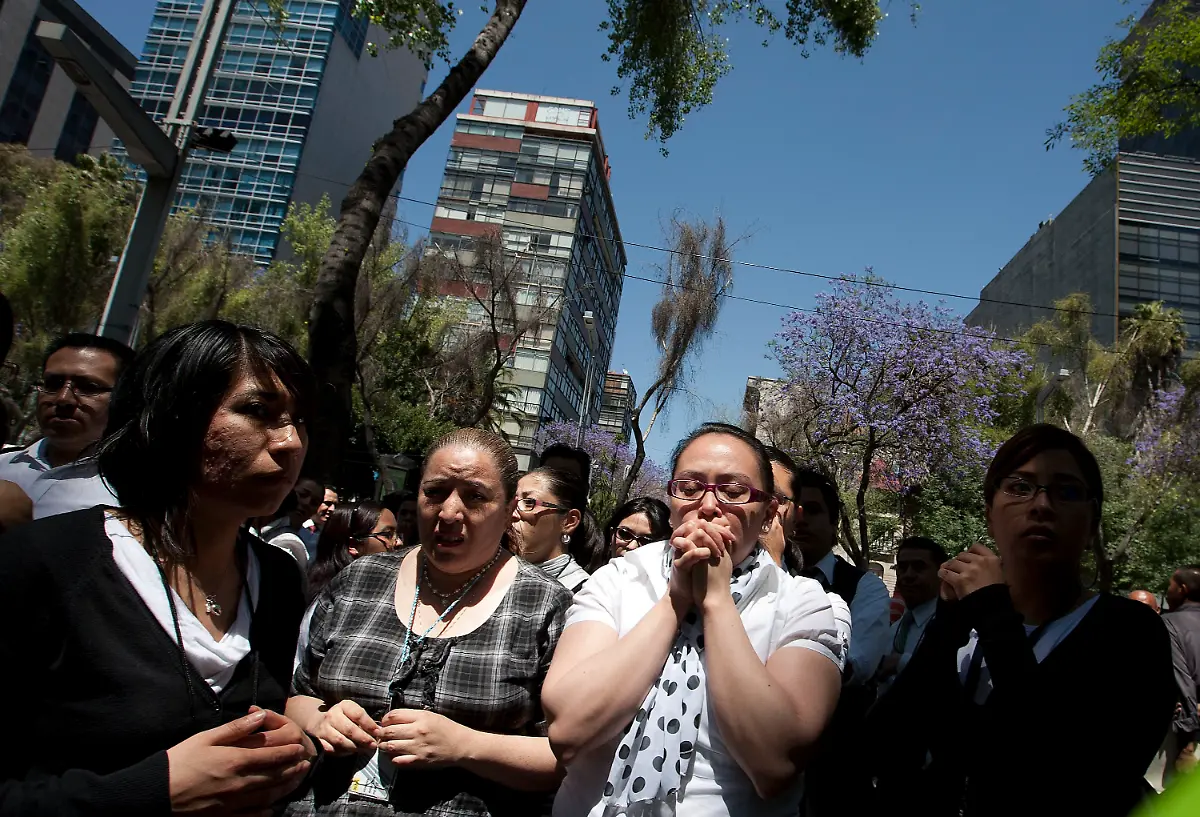 33qk5517-jpg1911480147806866355