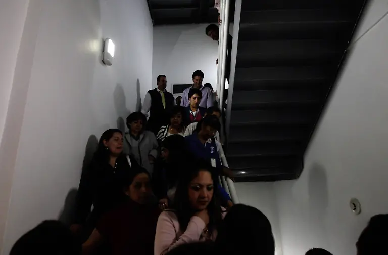 2012-03-20T193204Z-01-TBR03-RTRMDNP-3-MEXICO-QUAKE-JPG7713945023853059880