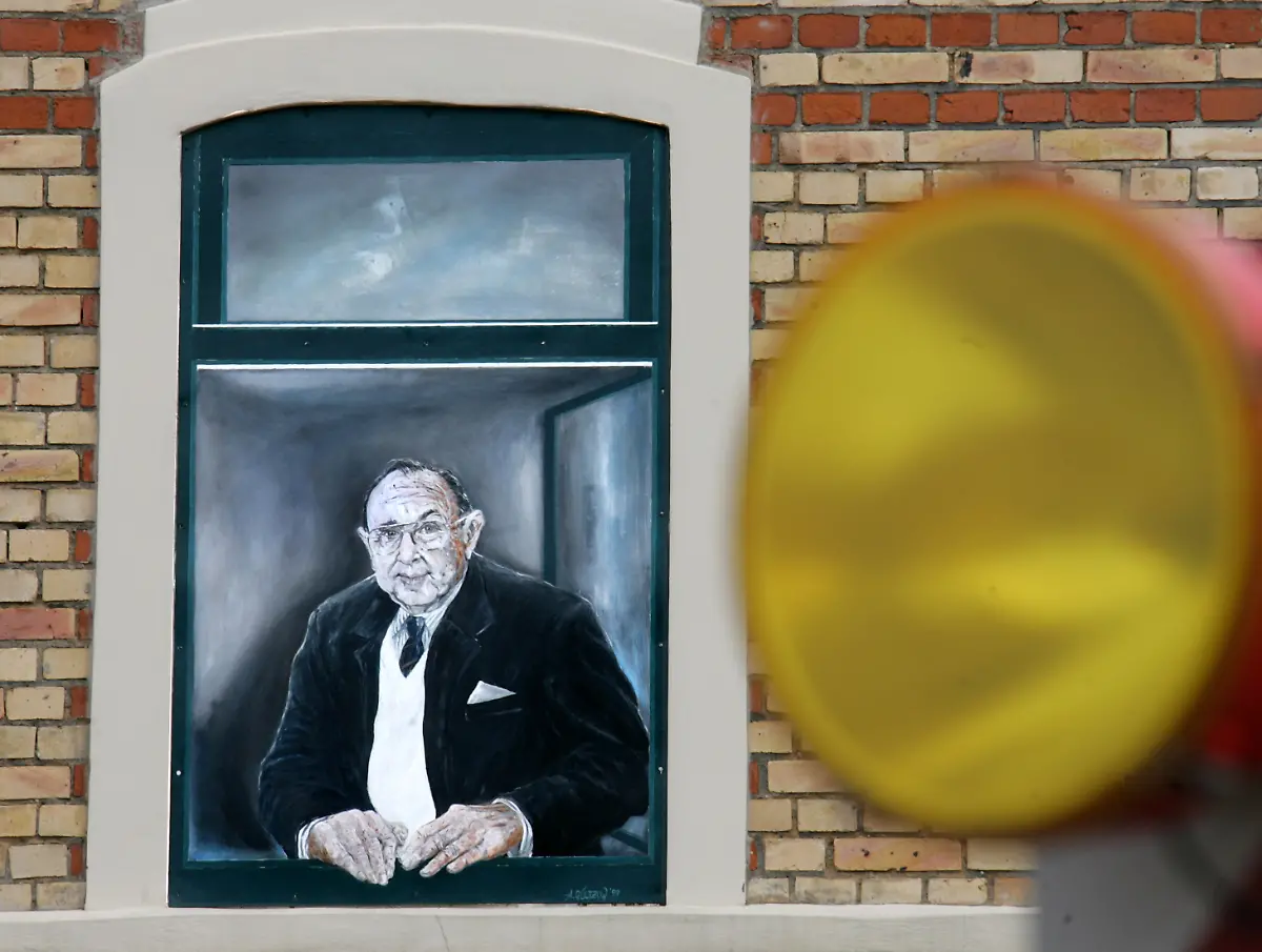 33mt0036-jpg8577439873583604205