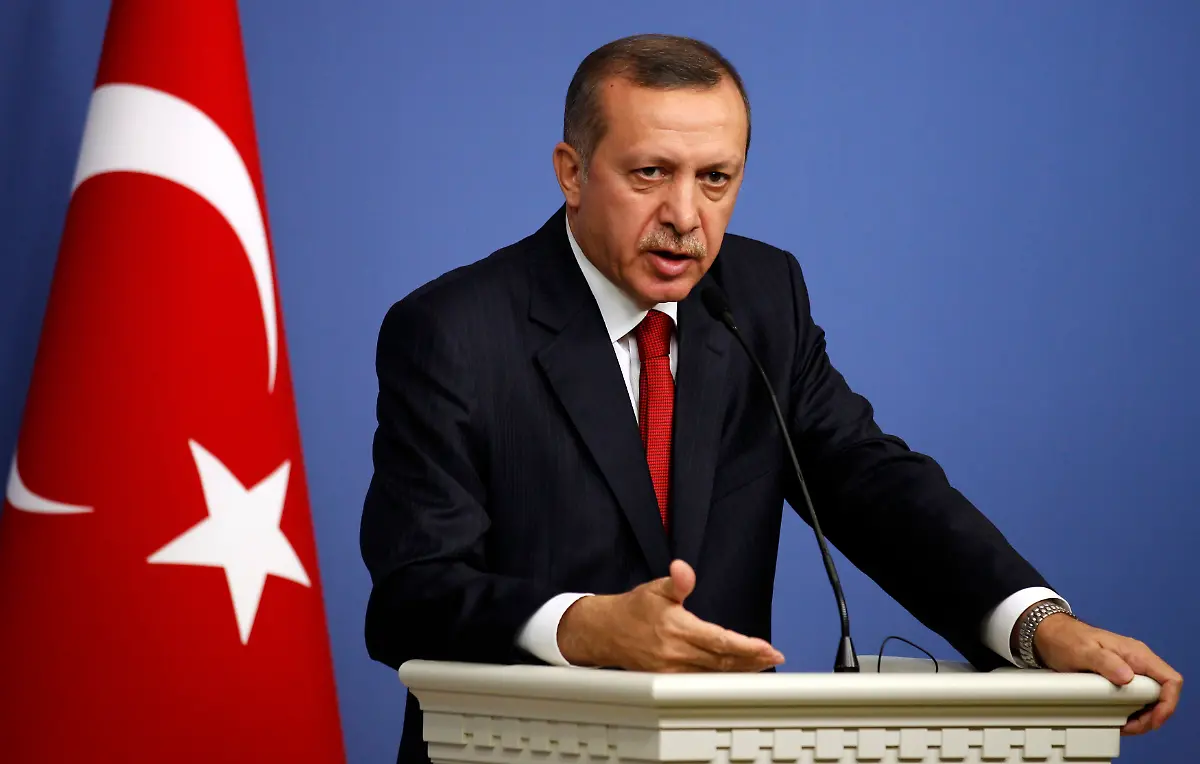2012-03-17T113654Z-01-BER98-RTRMDNP-3-GERMANY-ERDOGAN-JPG612768682667678666