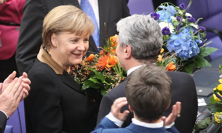 33p40701-jpg6726772235803453773