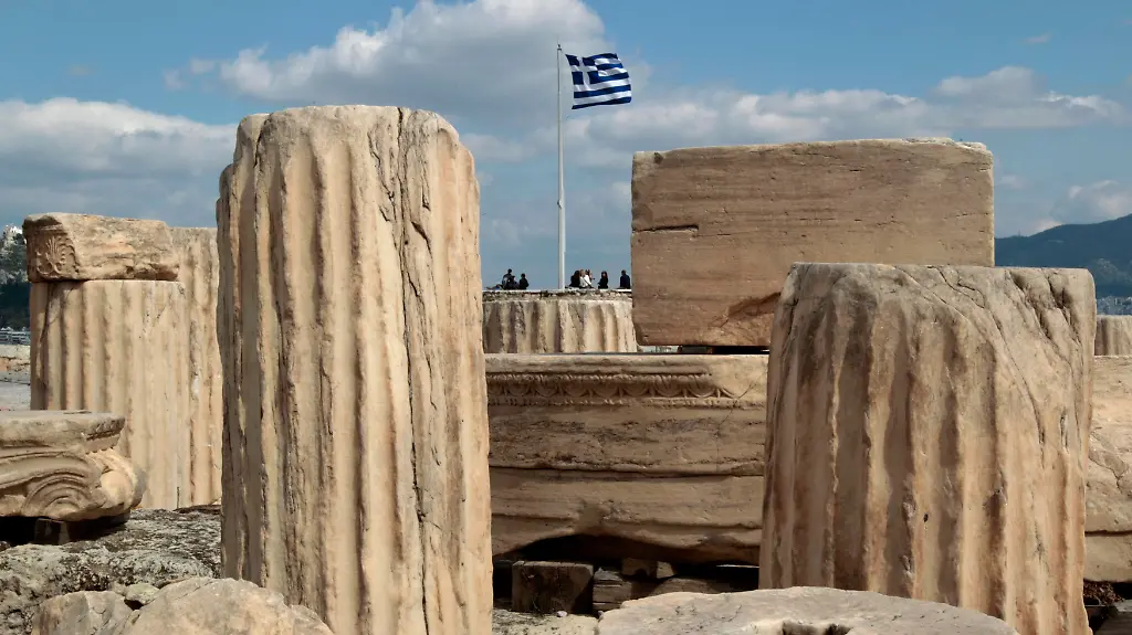 2012-03-14T144848Z-01-KAR01-RTRMDNP-3-GREECE-JPG1188434976508233412