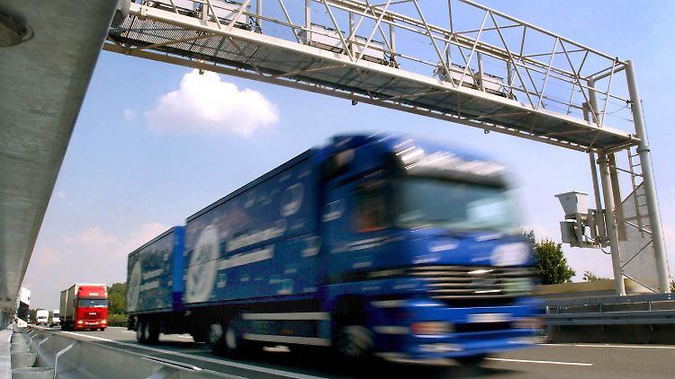 Für Anwaltshonorare, Gerichtskosten und Gutachten sind bei der Klage gegen Toll Collect schon 127 Millionen Euro aufgelaufen.
