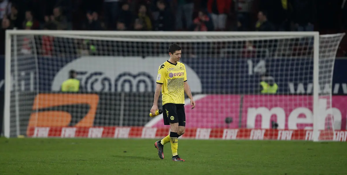 2012-03-10T200136Z-01-AD17-RTRMDNP-3-SOCCER-GERMANY-JPG2305903838474602351