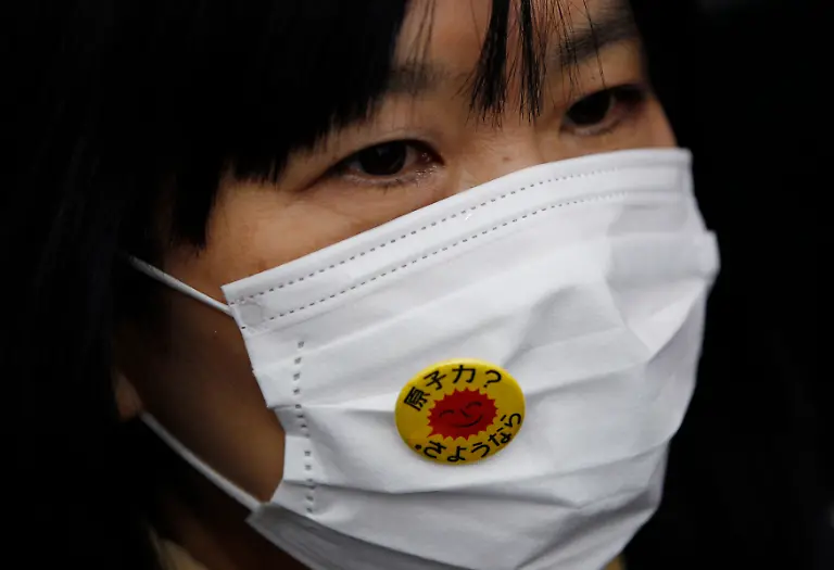 2012-03-11T091309Z-01-KOR322-RTRMDNP-3-JAPAN-TSUNAMI-JPG2793193713587739102