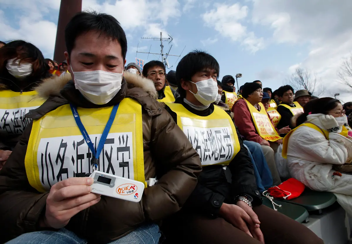 2012-03-11T073228Z-01-KOR320-RTRMDNP-3-JAPAN-TSUNAMI-JPG6468539053041059707