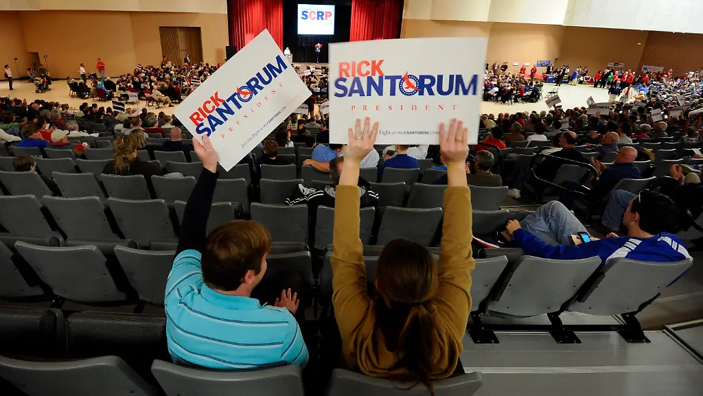 Santorum-Fans-bei-einem-Caucus-in-Kansas