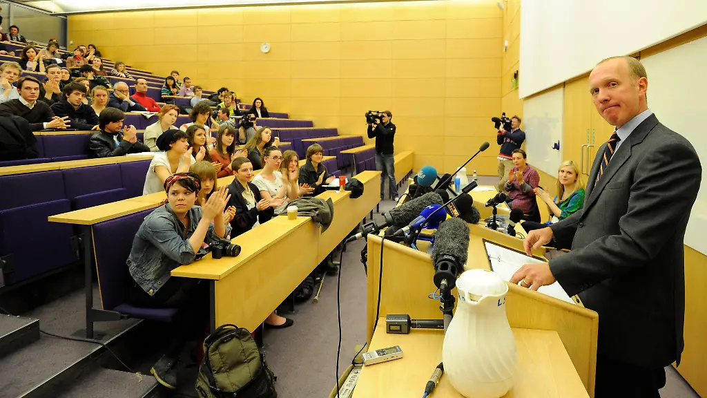 2012-03-09T152659Z-01-PMH03-RTRMDNP-3-BRITAIN-JPG3307038393210724537