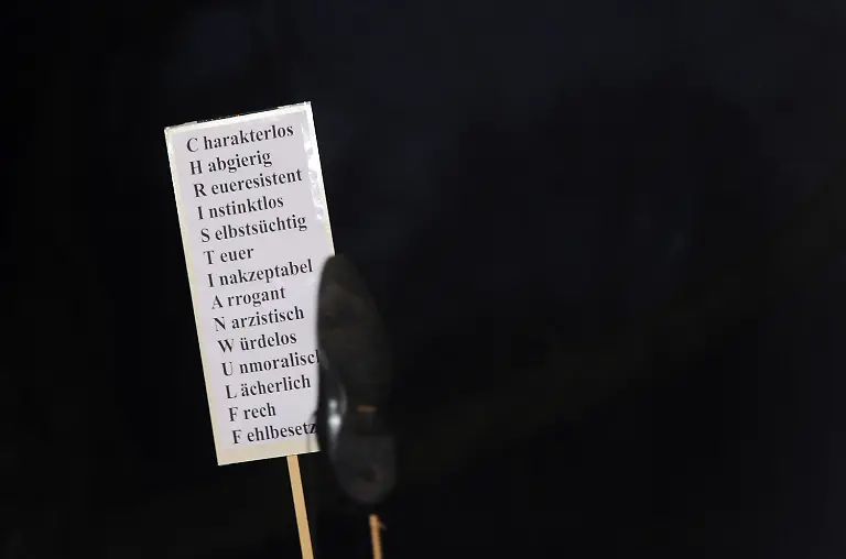 33ik0154-jpg1305527582144030600