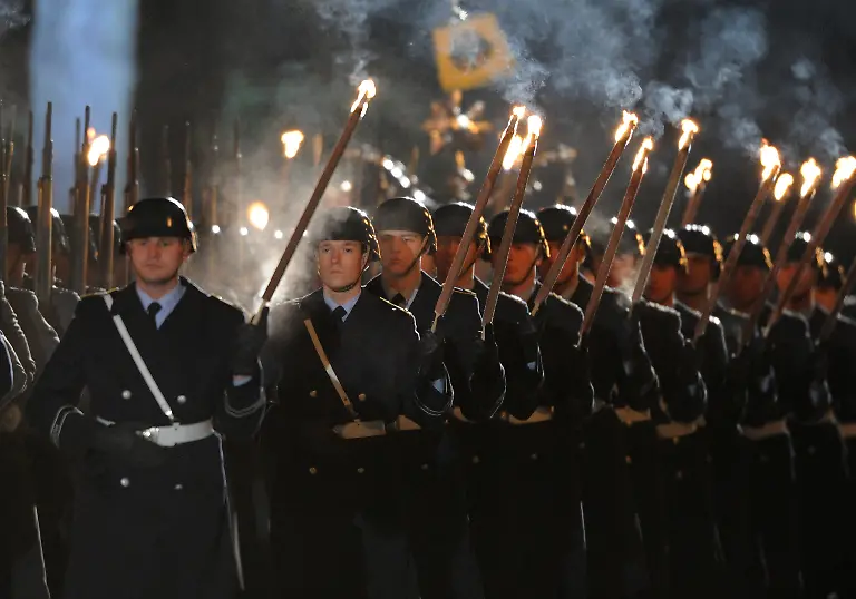 33ij2715-jpg2039191920833711831