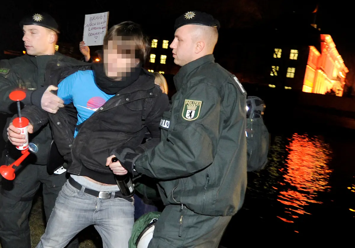 33ij2959-jpg6748437479813670803