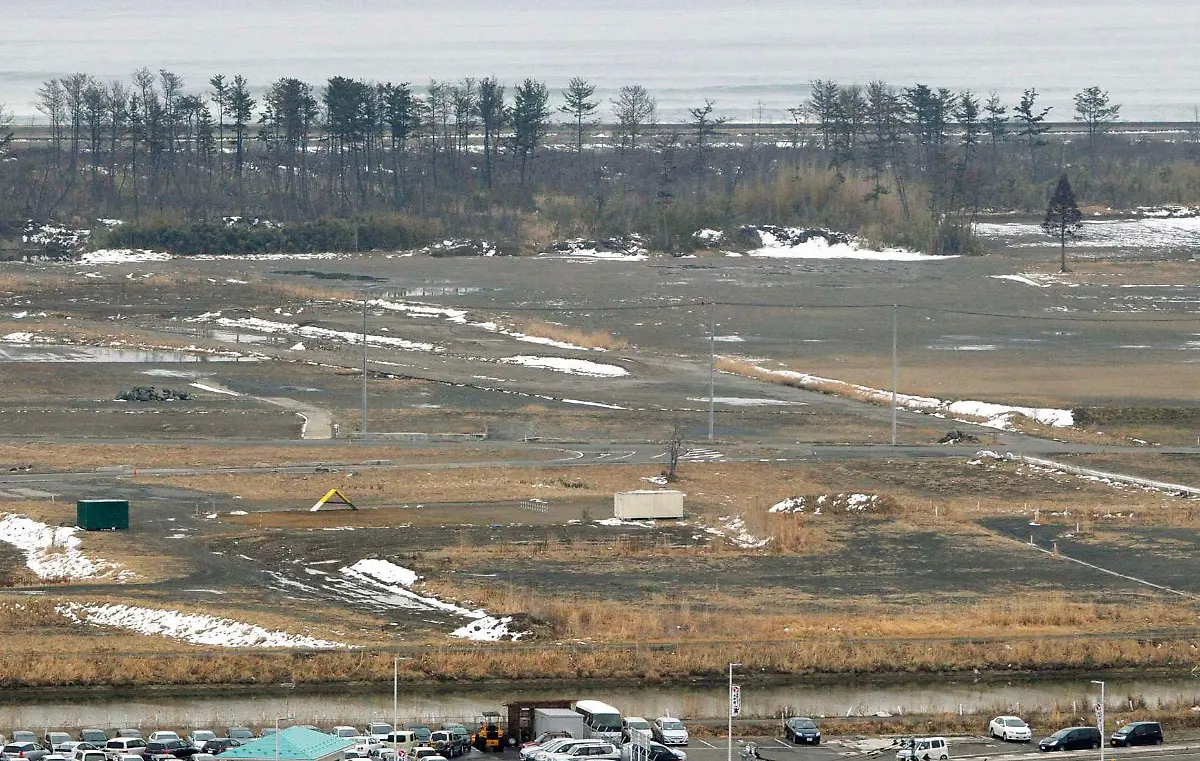 2012-03-07T104725Z-01-TOK104-RTRMDNP-3-JAPAN-TSUNAMI-2