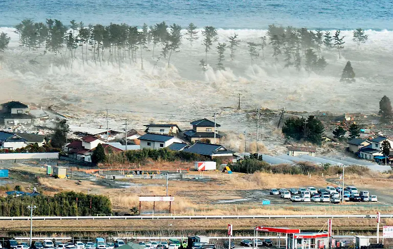 2012-03-07T104725Z-01-TOK104-RTRMDNP-3-JAPAN-TSUNAMI-1