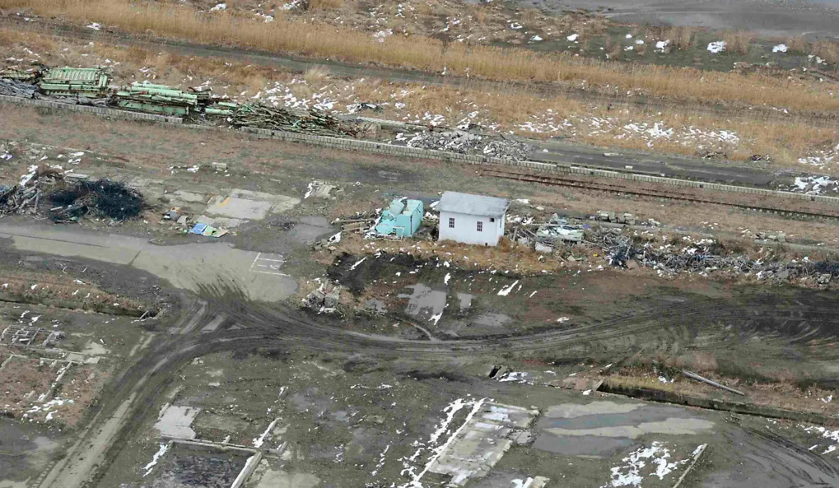 2012-03-07T112853Z-01-TOK113-RTRMDNP-3-JAPAN-TSUNAMI-2