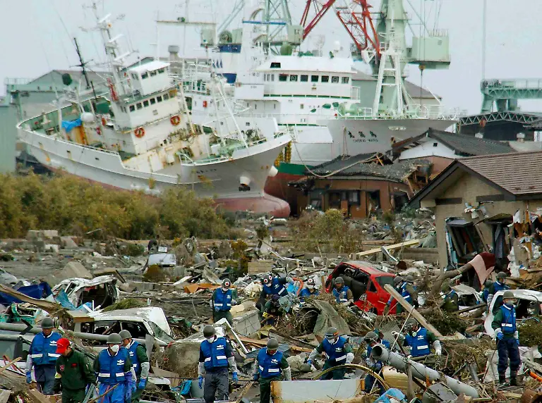 2012-03-07T113341Z-01-TOK007-RTRMDNP-3-JAPAN-TSUNAMI-1