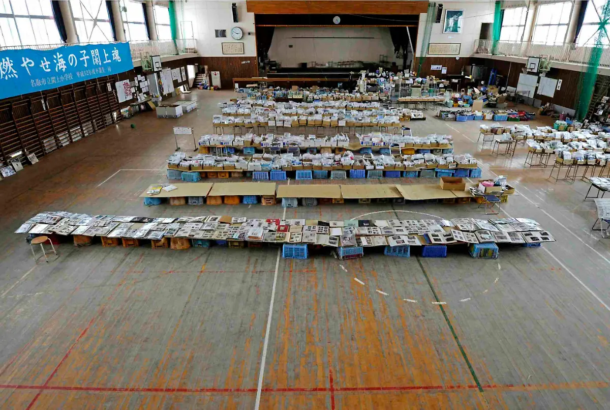 2012-03-07T115147Z-01-TOK010-RTRMDNP-3-JAPAN-TSUNAMI-2