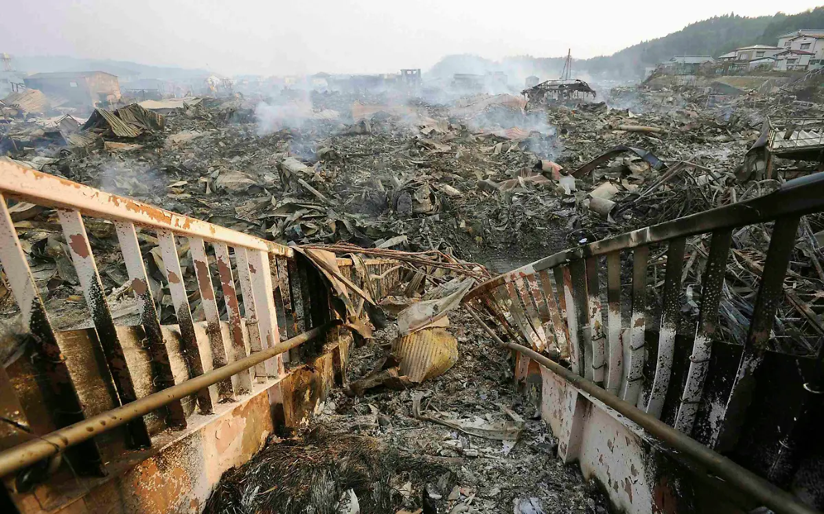 2012-03-07T104545Z-01-TOK106-RTRMDNP-3-JAPAN-TSUNAMI-1