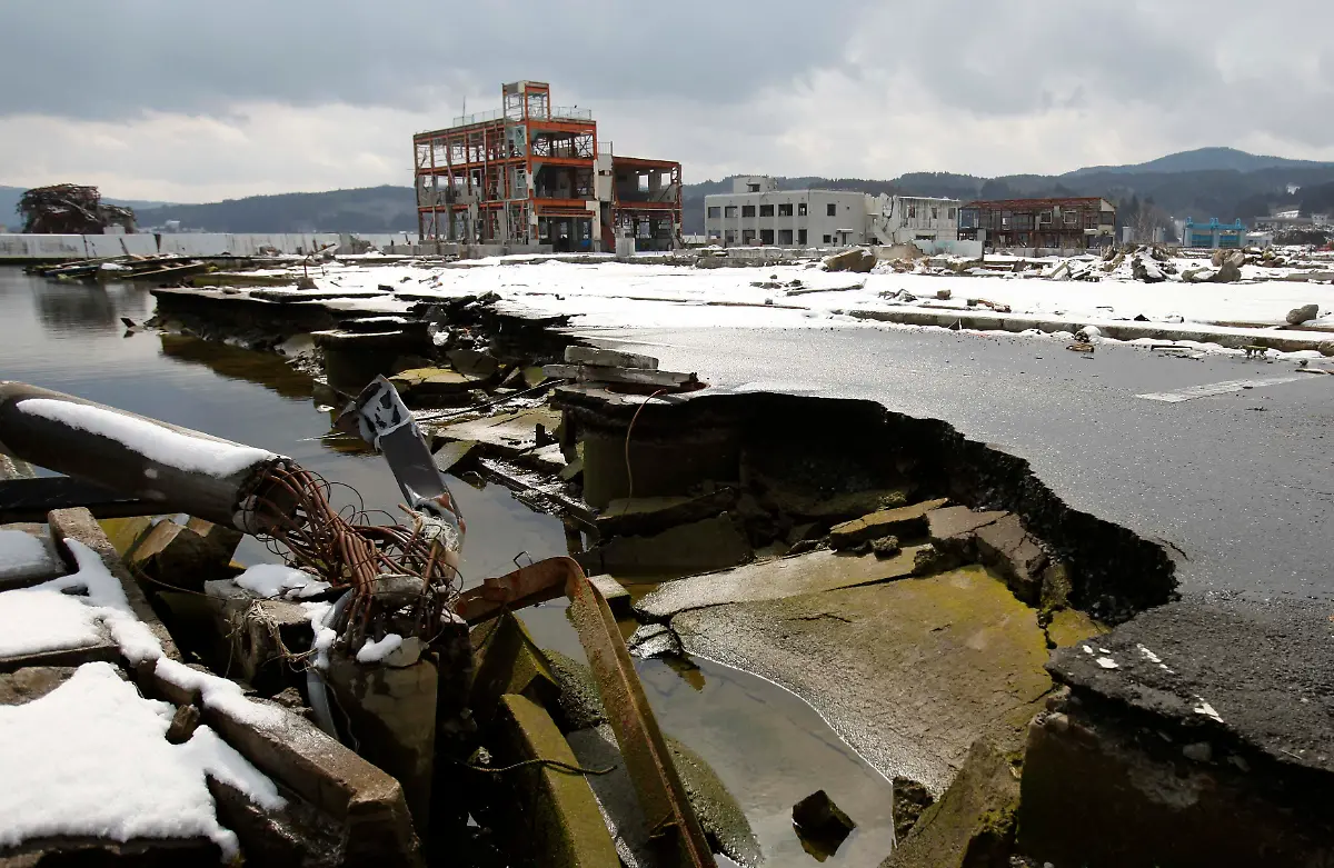 2012-03-06T062937Z-01-MIN313-RTRMDNP-3-JAPAN-TSUNAMI-BABY-JPG3466537949247723072