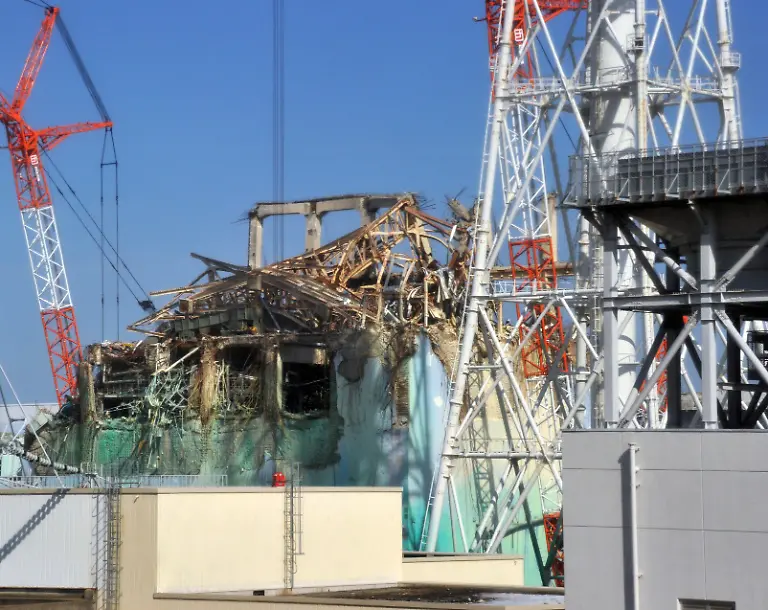 2012-02-28T104518Z-01-TOK019-RTRMDNP-3-JAPAN-JPG921460070935259310