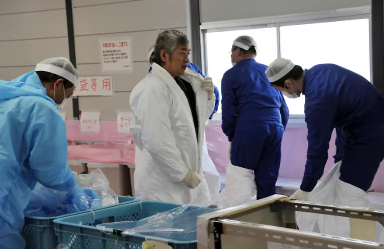 2012-02-28T105747Z-01-TOK020-RTRMDNP-3-JAPAN-JPG7333600839422274155