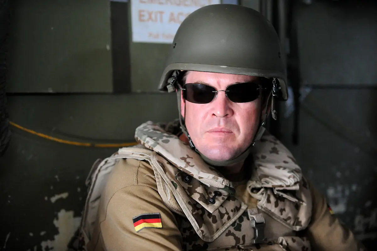 guttenberg-afghanistan-1