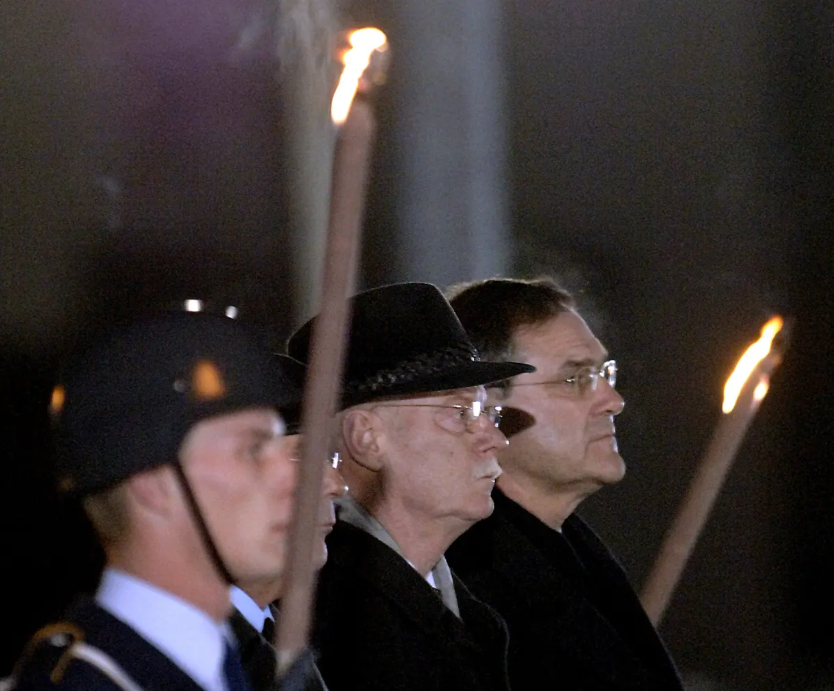 struck-zapfenstreich-1