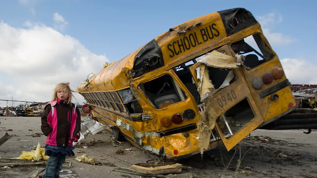 2012-03-04T122334Z-01-TOR801-RTRMDNP-3-USA-WEATHER-STORMS-JPG7597871241349108508