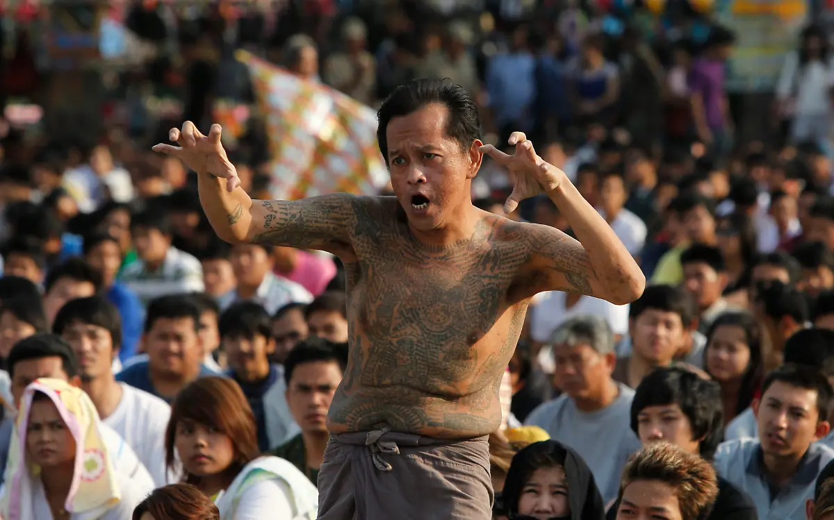 2012-03-03T062641Z-01-BAN01-RTRMDNP-3-THAILAND-JPG6428501122124119074