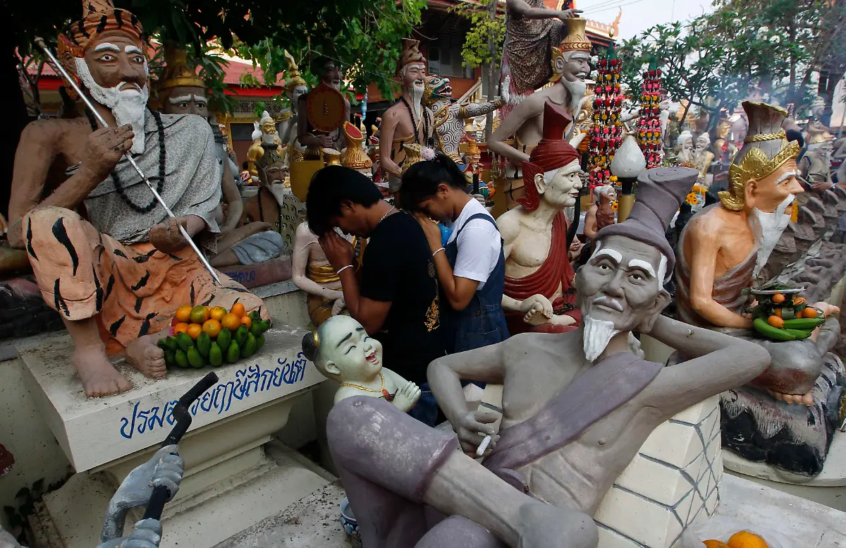 2012-03-03T062437Z-01-BAN06-RTRMDNP-3-THAILAND-JPG7267970091737870123