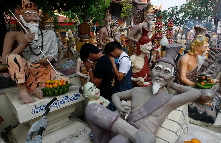 2012-03-03T062437Z-01-BAN06-RTRMDNP-3-THAILAND-JPG7267970091737870123