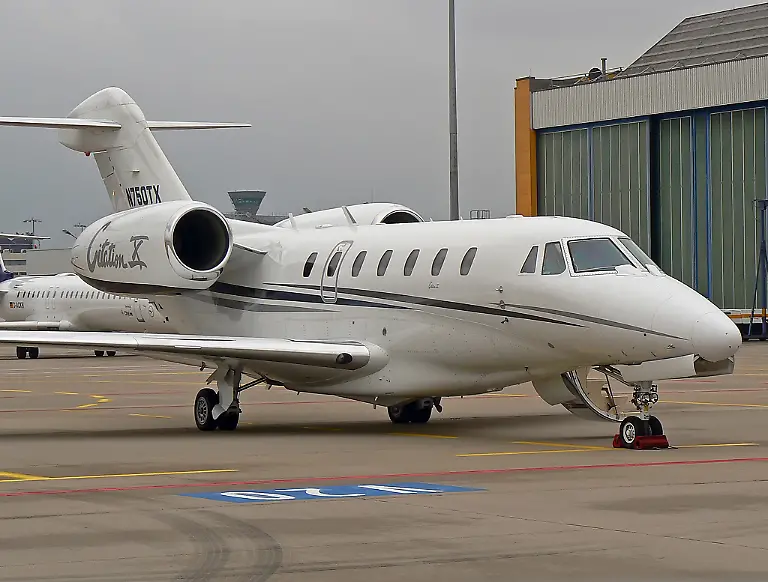 DI10353-20120301-jpg7307436017486416158