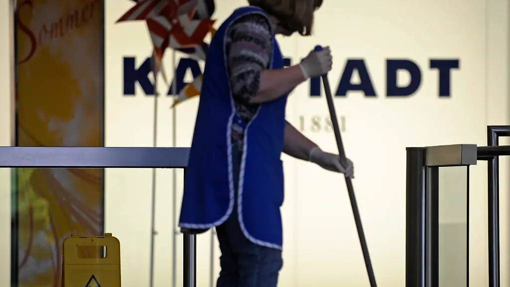 DI10029-20120229-jpg207516065780282430